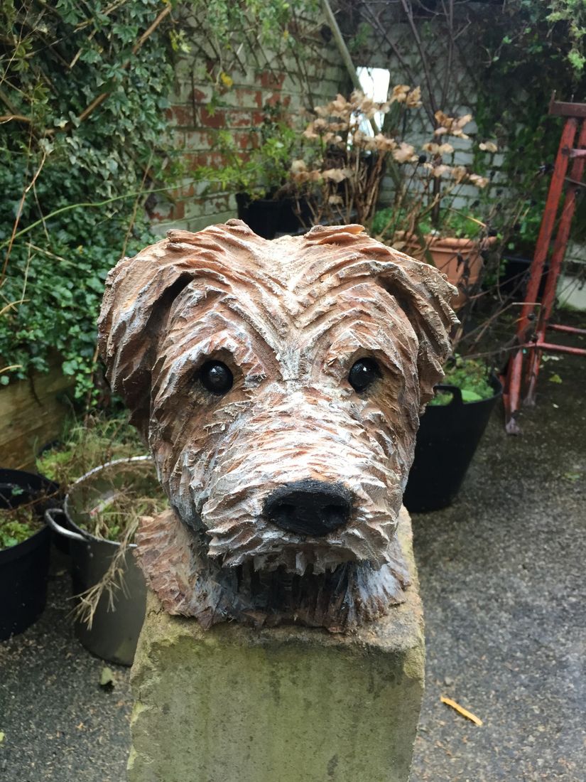  Dogs head carving. 